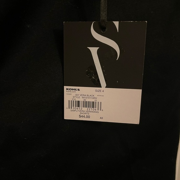 NWT Women’s Simply Vera‎ Vera Wang size 4  shorts Rich Black zipper front - Picture 3 of 13
